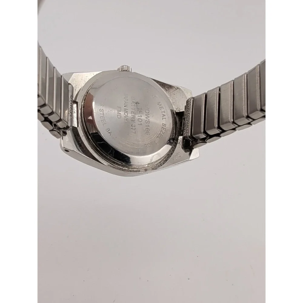Time & Tru Watch Women 25mm Case Easy Read Dial Silver Stretch Band- New Battery